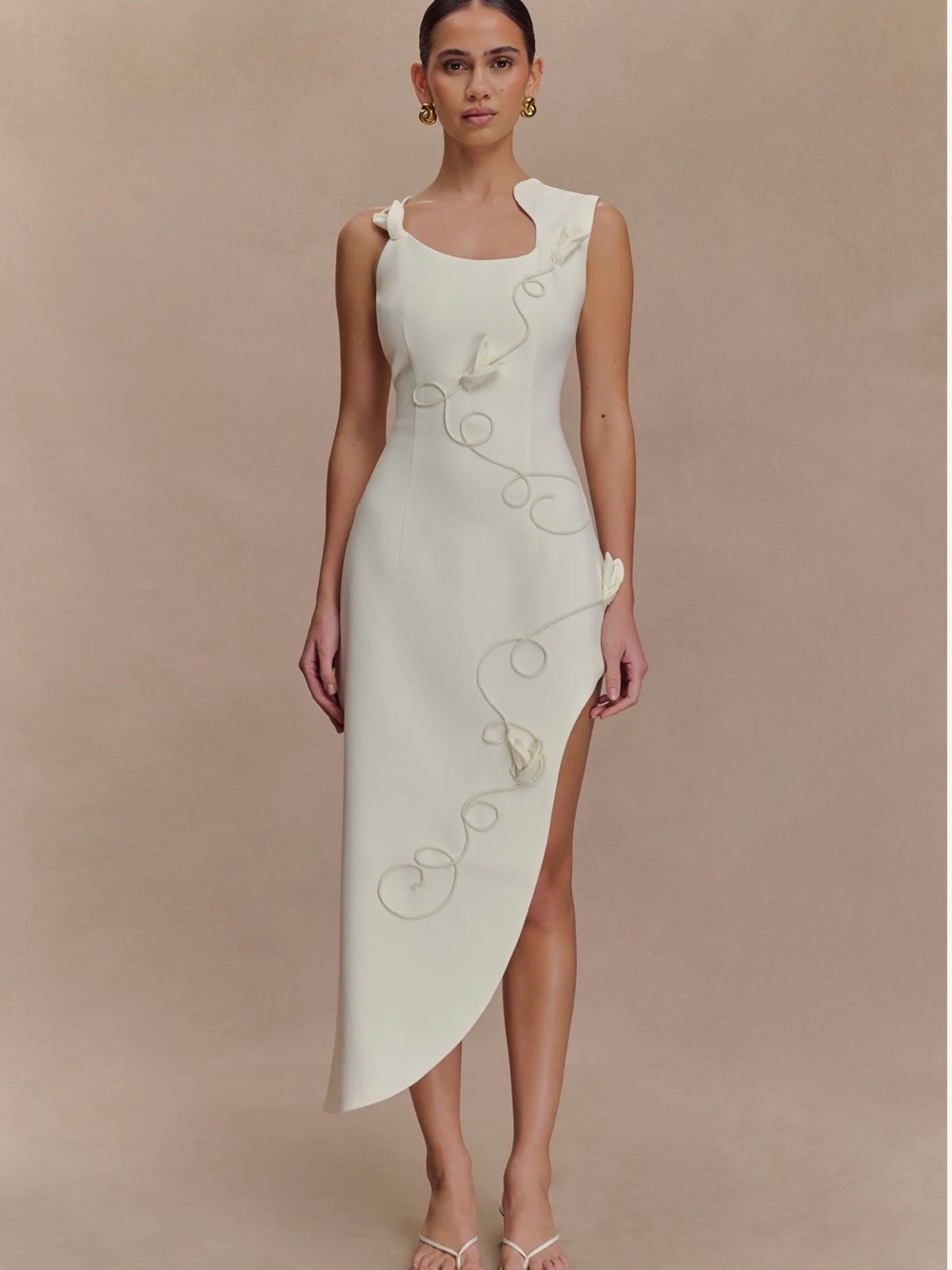 Meshki Virginia
Suiting Embroidered Midi Dress - White